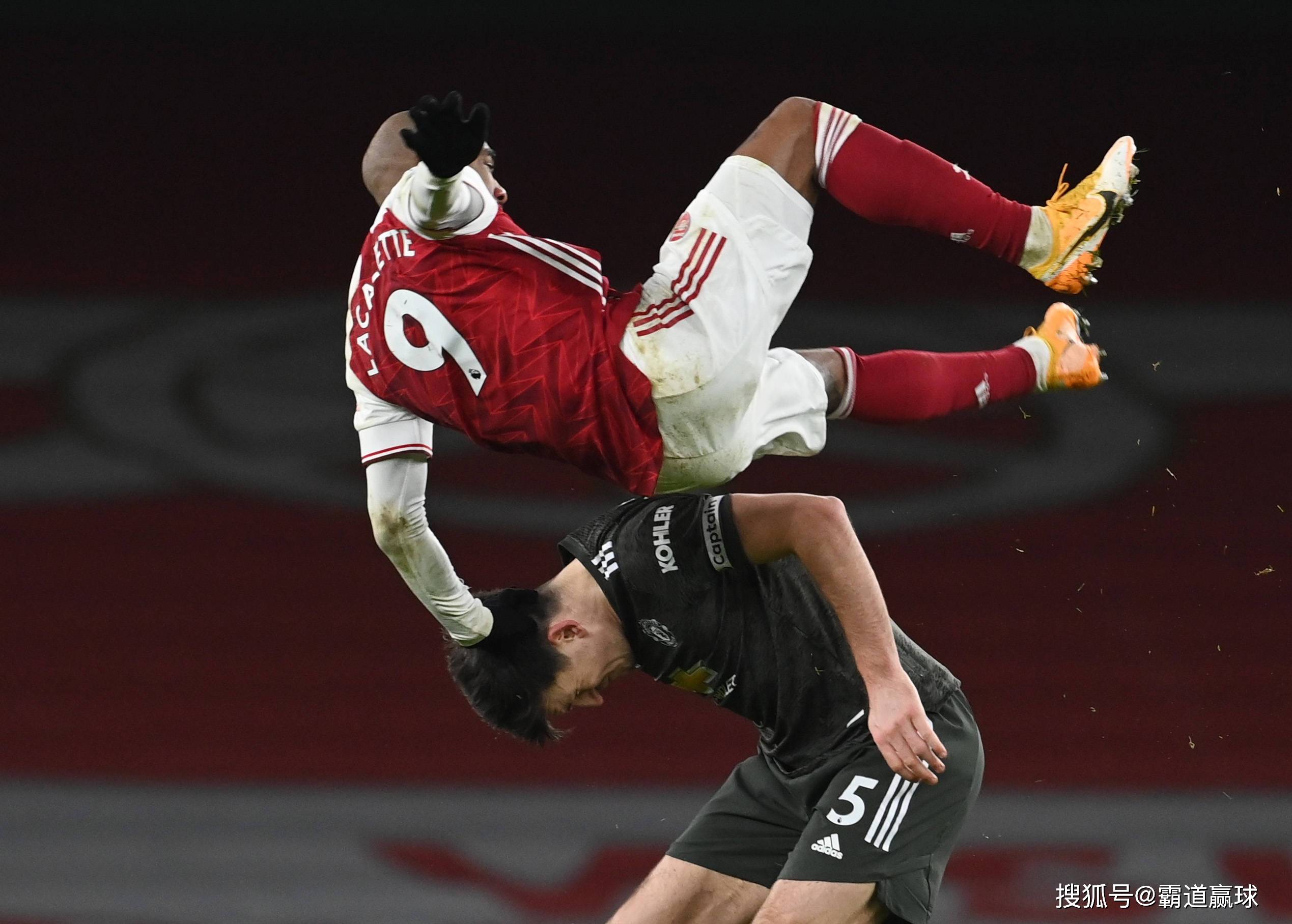  埃因霍温训练开放日；今晚刷新队史纪录引欢呼；英超在即；临场指挥获称赞