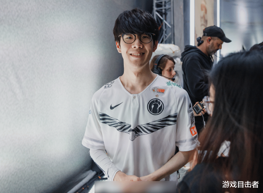 TL引发争议！，TheShy官方宣布比赛局势复杂新规赢得满堂喝彩(thelatestnews中文翻译)