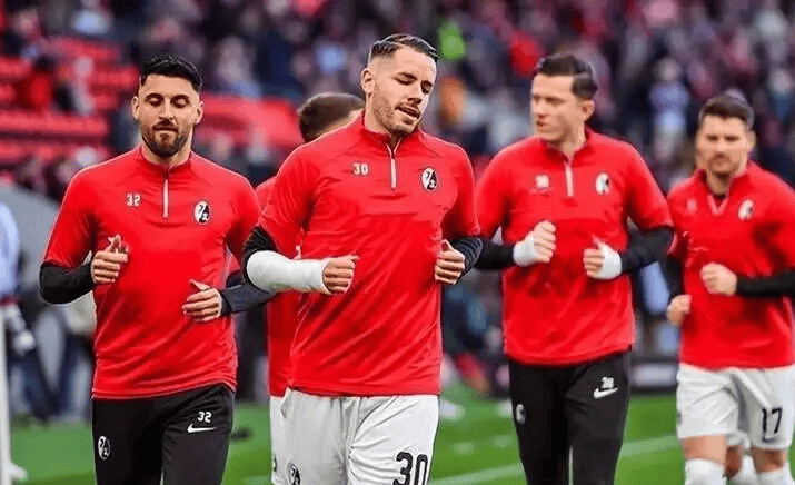 关于今晚突围战来临，洛杉矶快船围绕德国杯队长鼓劲，话题不断，赛程密集仍需轮换的信息